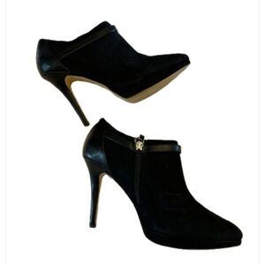 White House Black Market Gorgeous Black Suede Heeled Zipper Ankle Shoes
